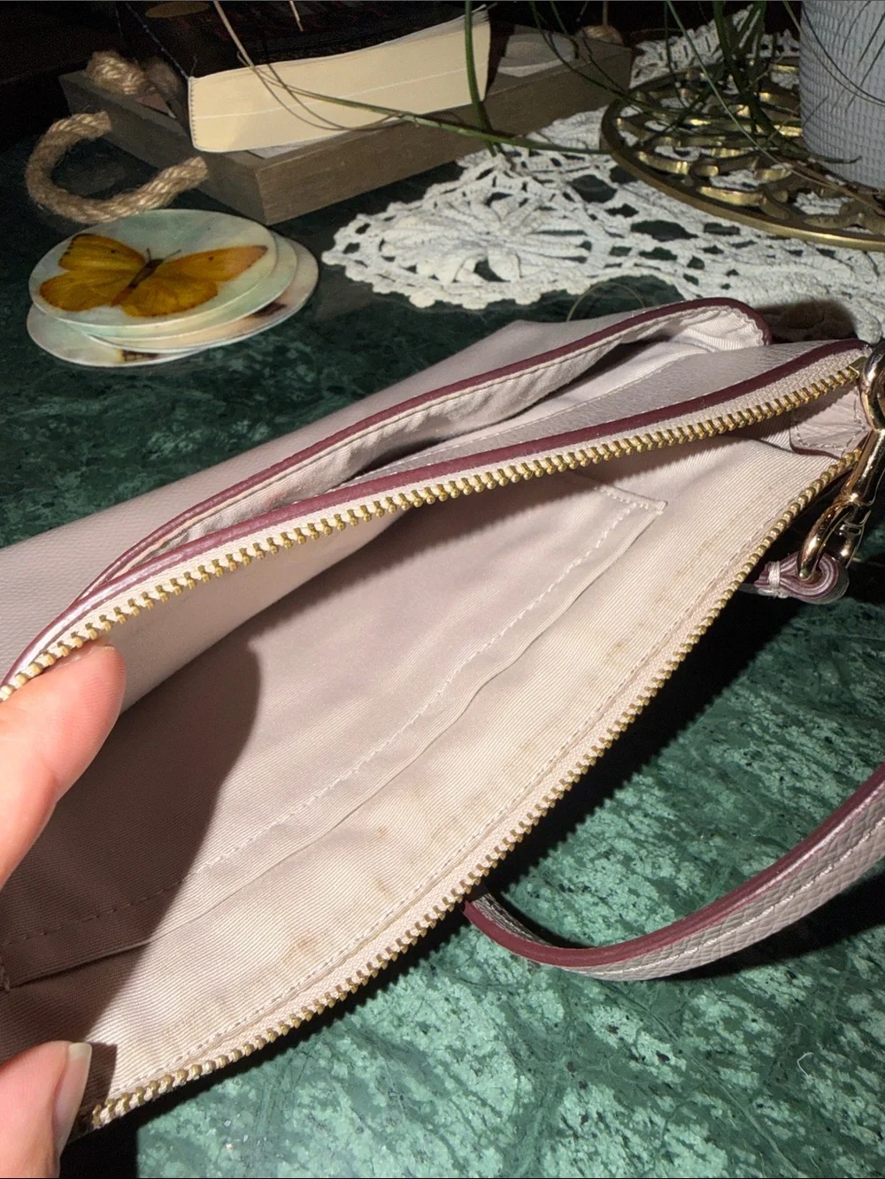 Small Coach Purse/Wristlet Cream/Ivory Color w/Gold Accessories 🤍